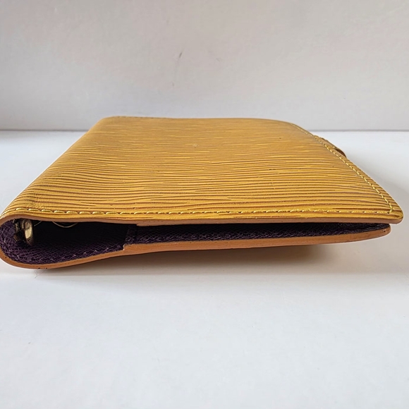 Louis Vuitton Yellow Epi Agenda PM Planner - Picture 5 of 12